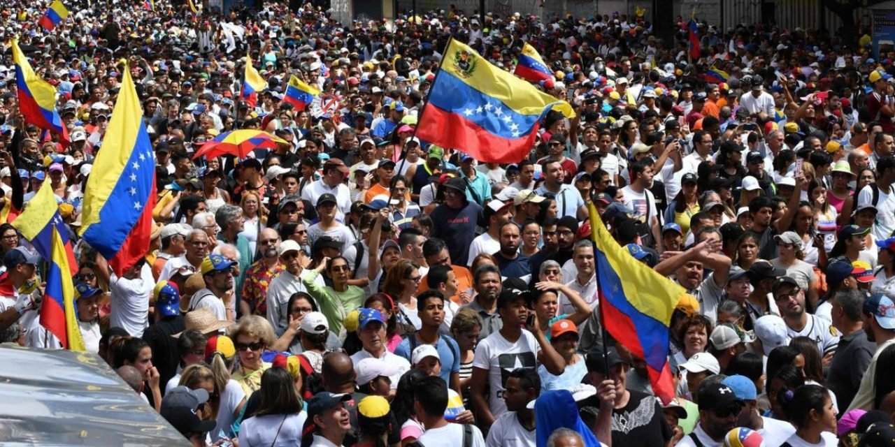 Análise: oposição venezuelana busca ‘elo mais fraco’ para realizar golpe militar
