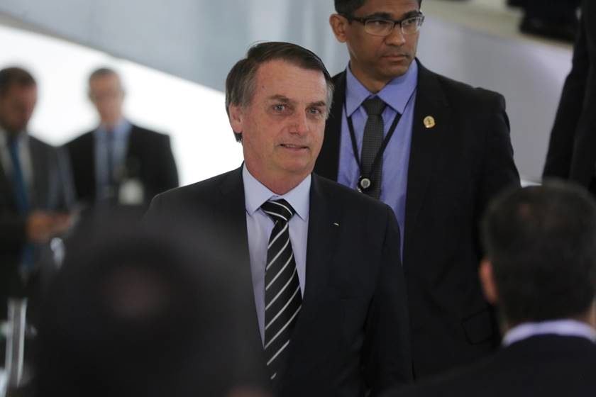 Bolsonaro não discutiu base militar dos EUA no Brasil com ninguém, afirma assessor